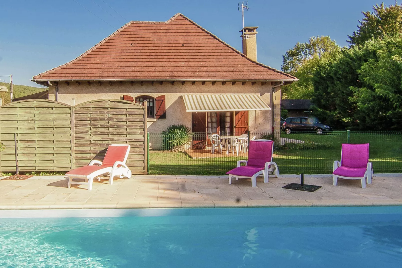 Villa Aubas-Exterior summer