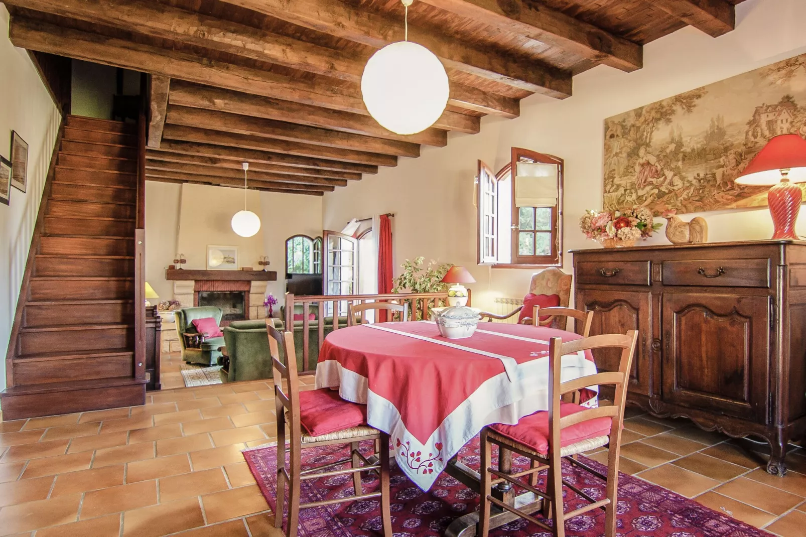 Villa Aubas-Dining room