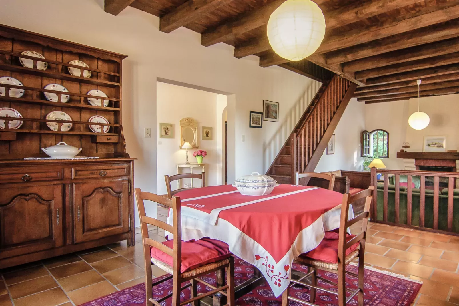Villa Aubas-Dining room