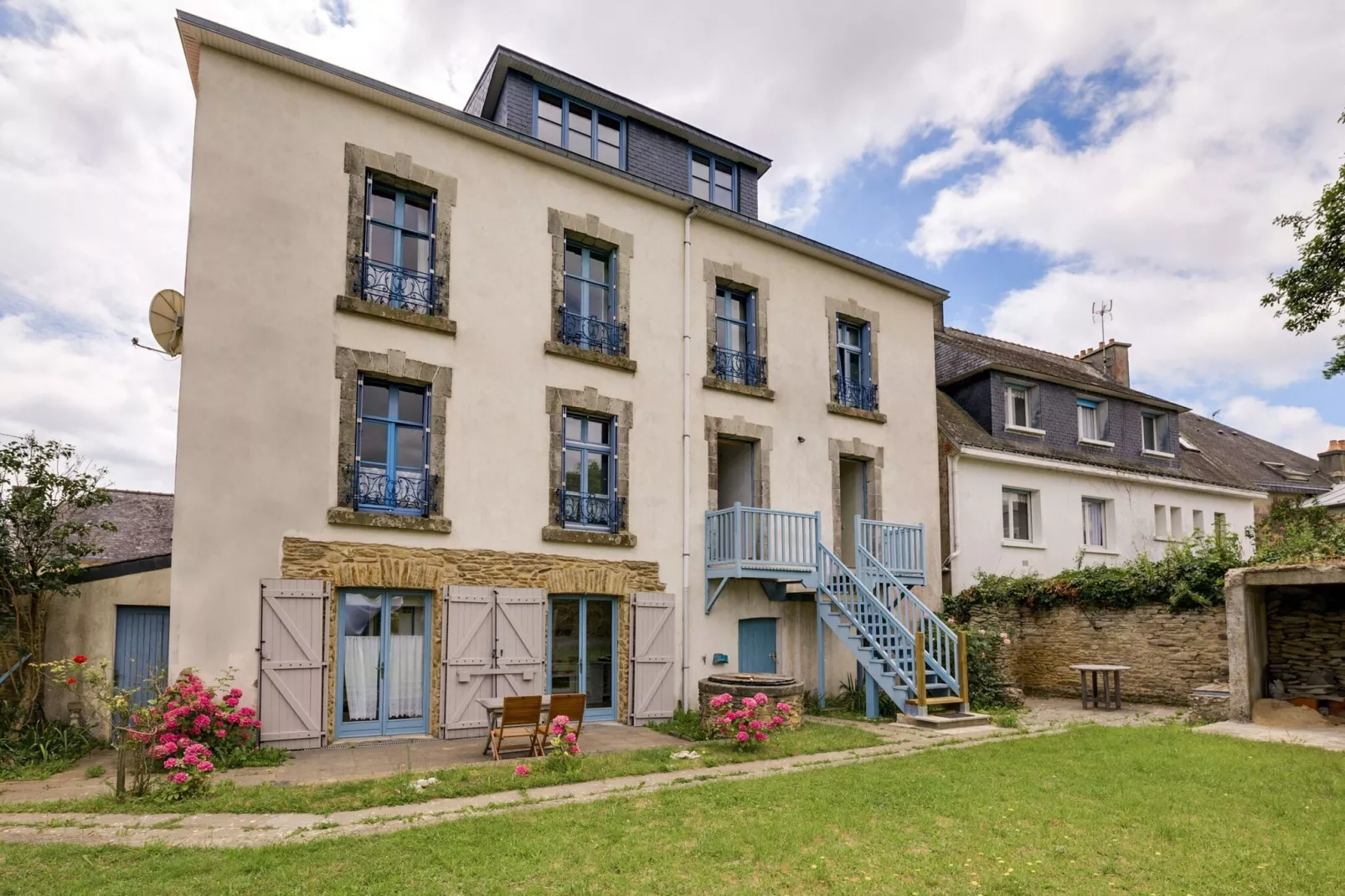 "Ancienne Gendarmerie" appartment A-Exterior summer