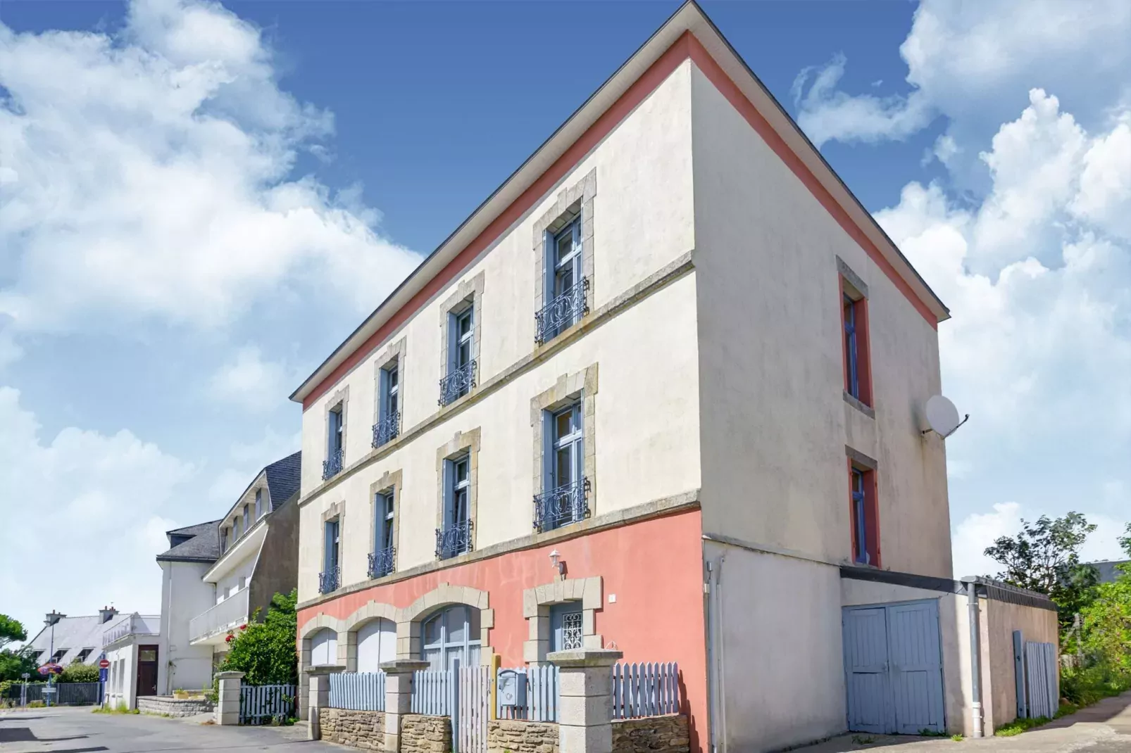 "Ancienne Gendarmerie" appartment A-Exterior summer