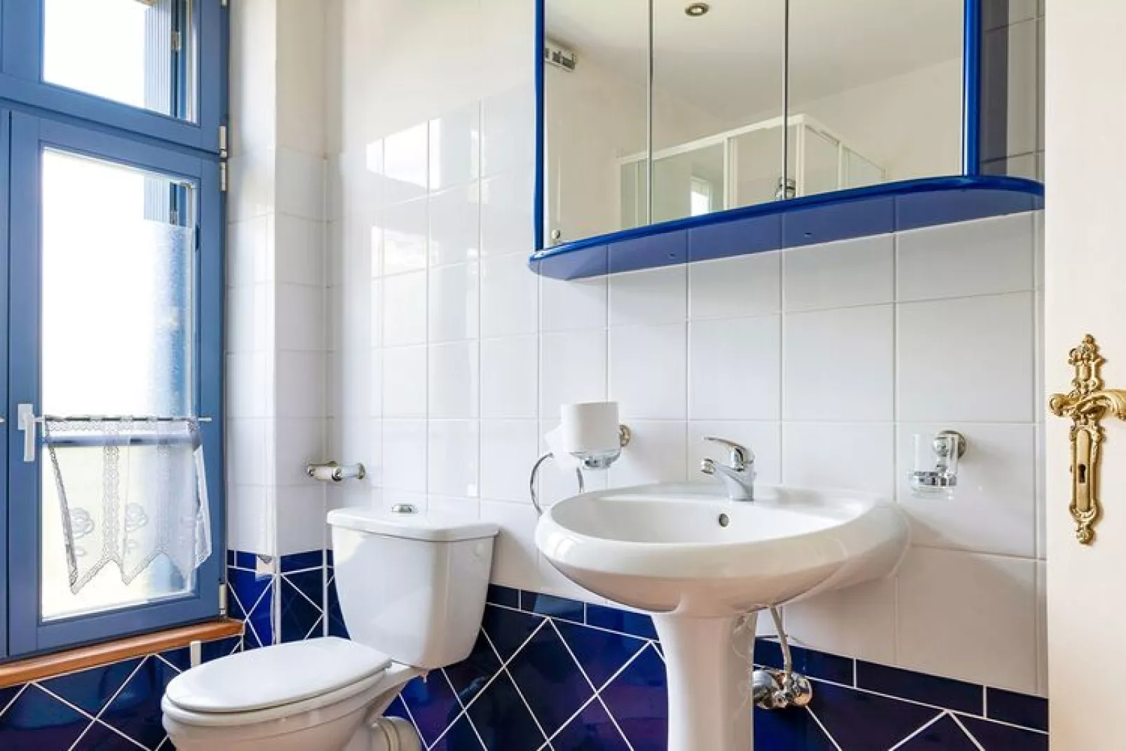 "Ancienne Gendarmerie" appartment B-Bathroom