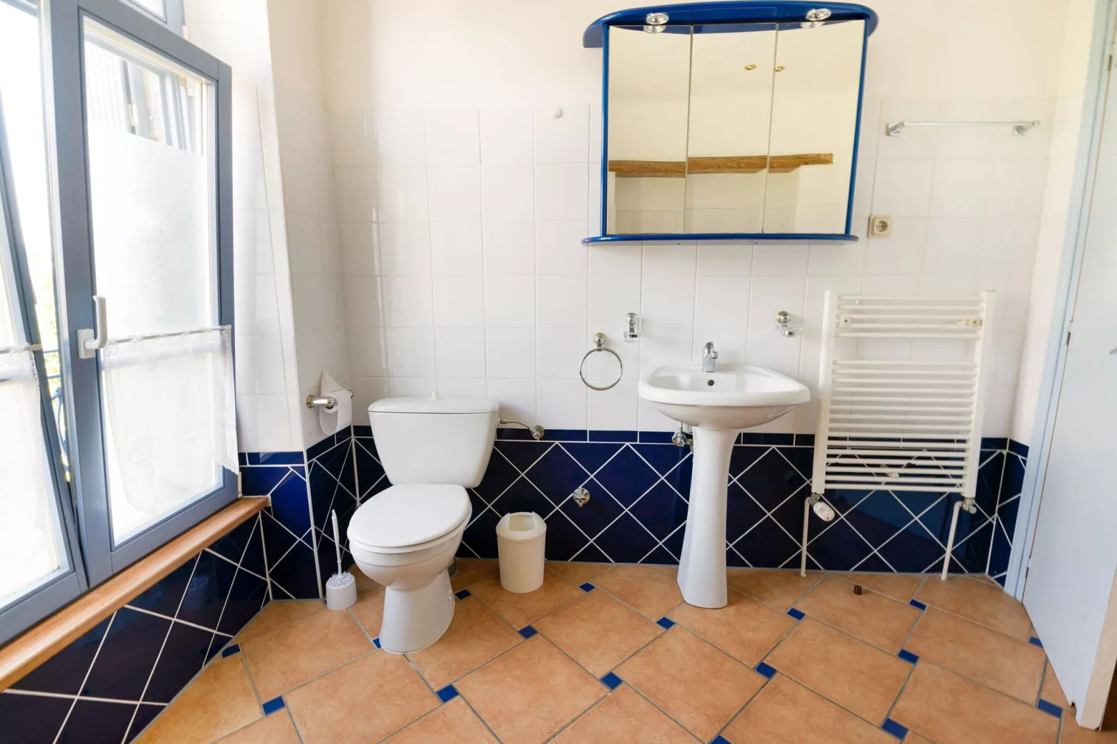 "Ancienne Gendarmerie" appartment C-Bathroom