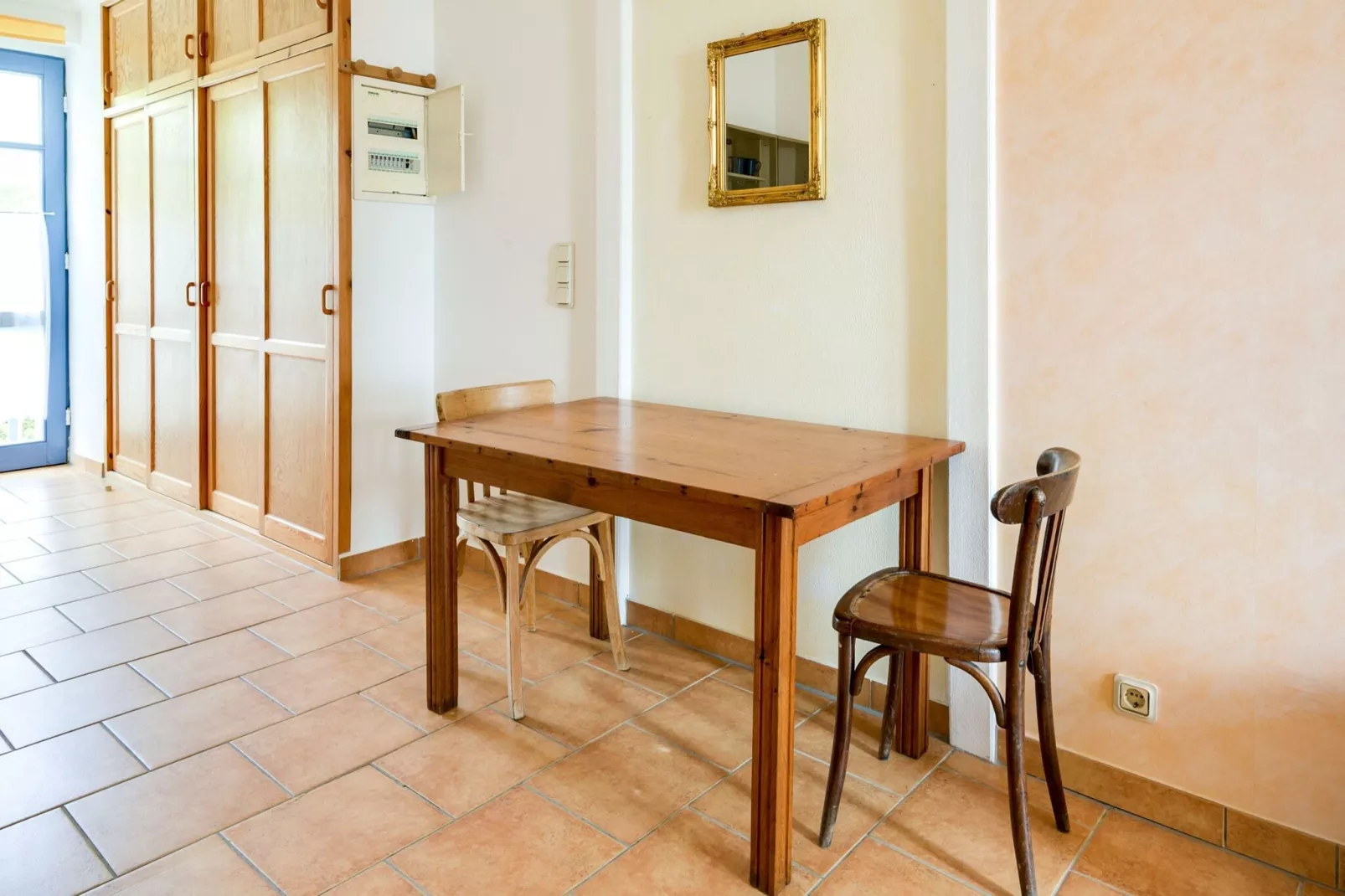 "Ancienne Gendarmerie" studio A-Esszimmer