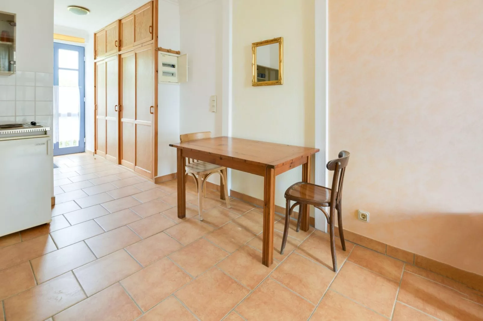 "Ancienne Gendarmerie" studio A-Esszimmer