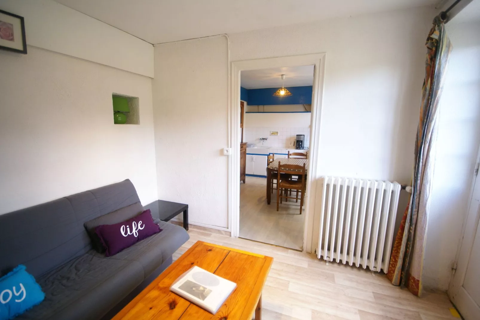 Maison mitoyenne dans un parc animalier proche mer-Living room
