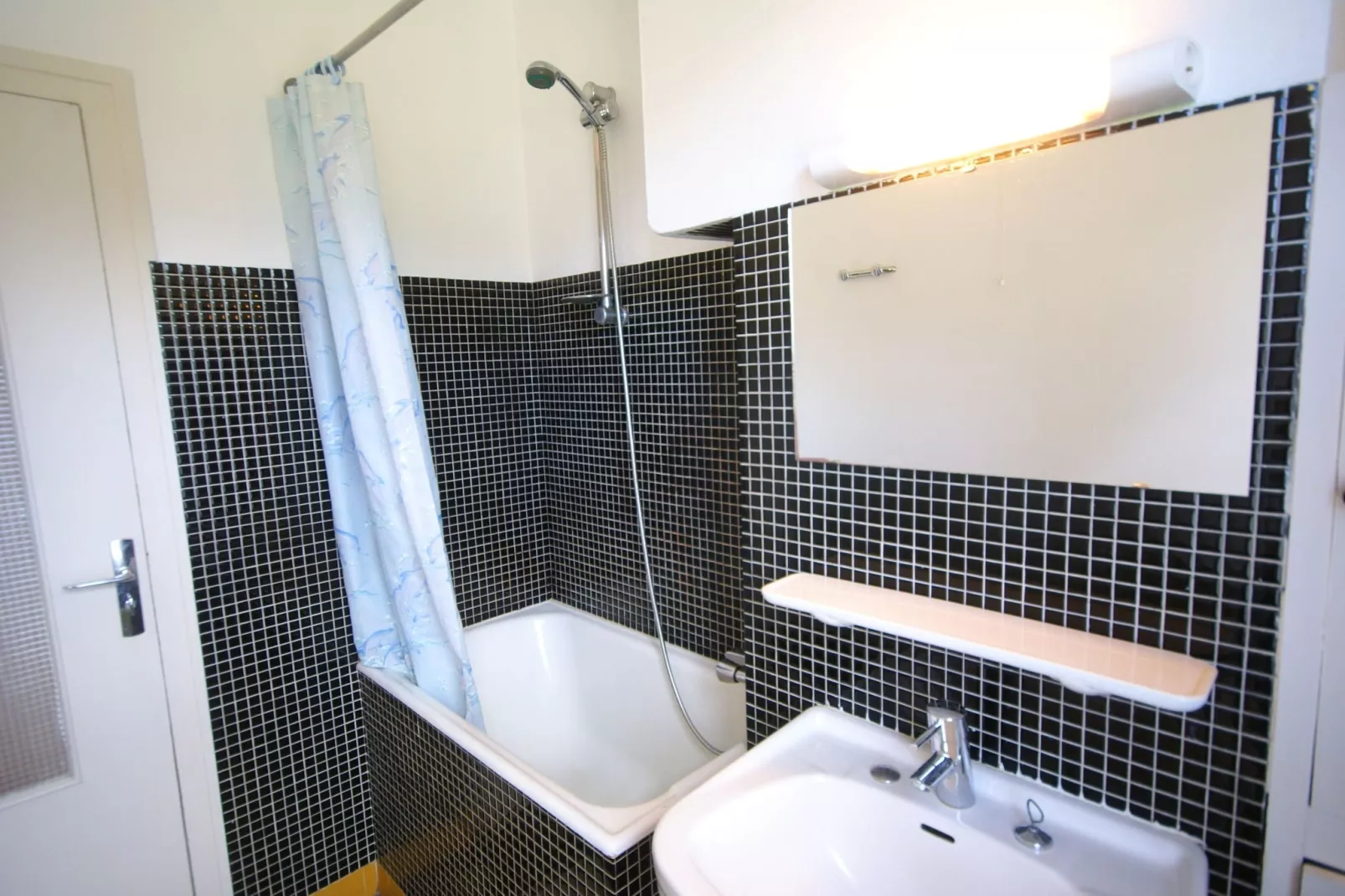 Maison mitoyenne dans un parc animalier proche mer-Bathroom