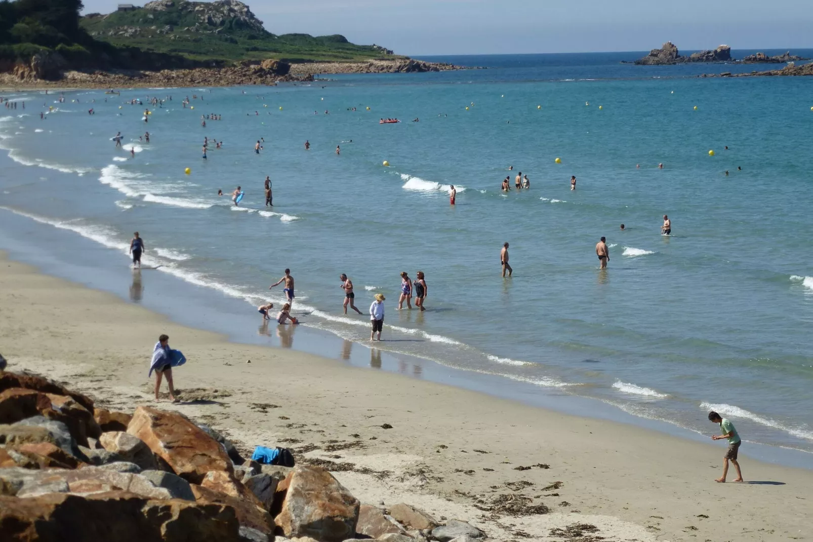 Pretty apartment with sea view in Primel-Areas summer 1km