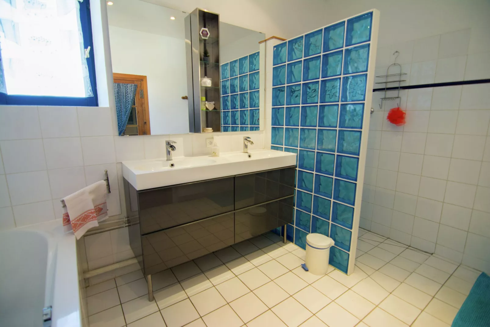 Maison de vacances - FOURNES-Bathroom