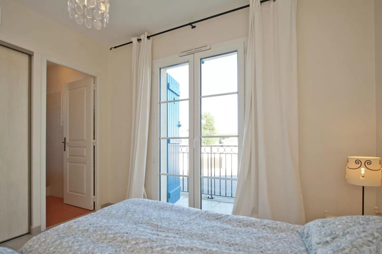 Au bord de l'eau-Bedroom