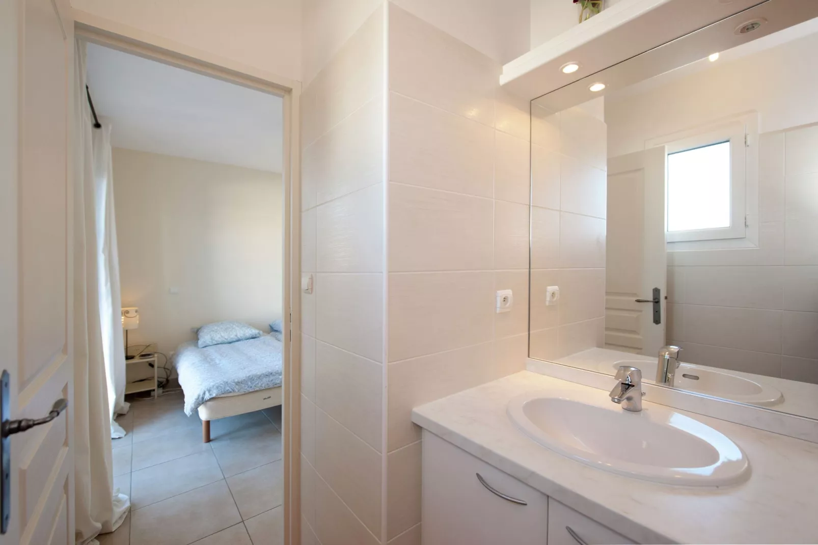 Au bord de l'eau-Bathroom