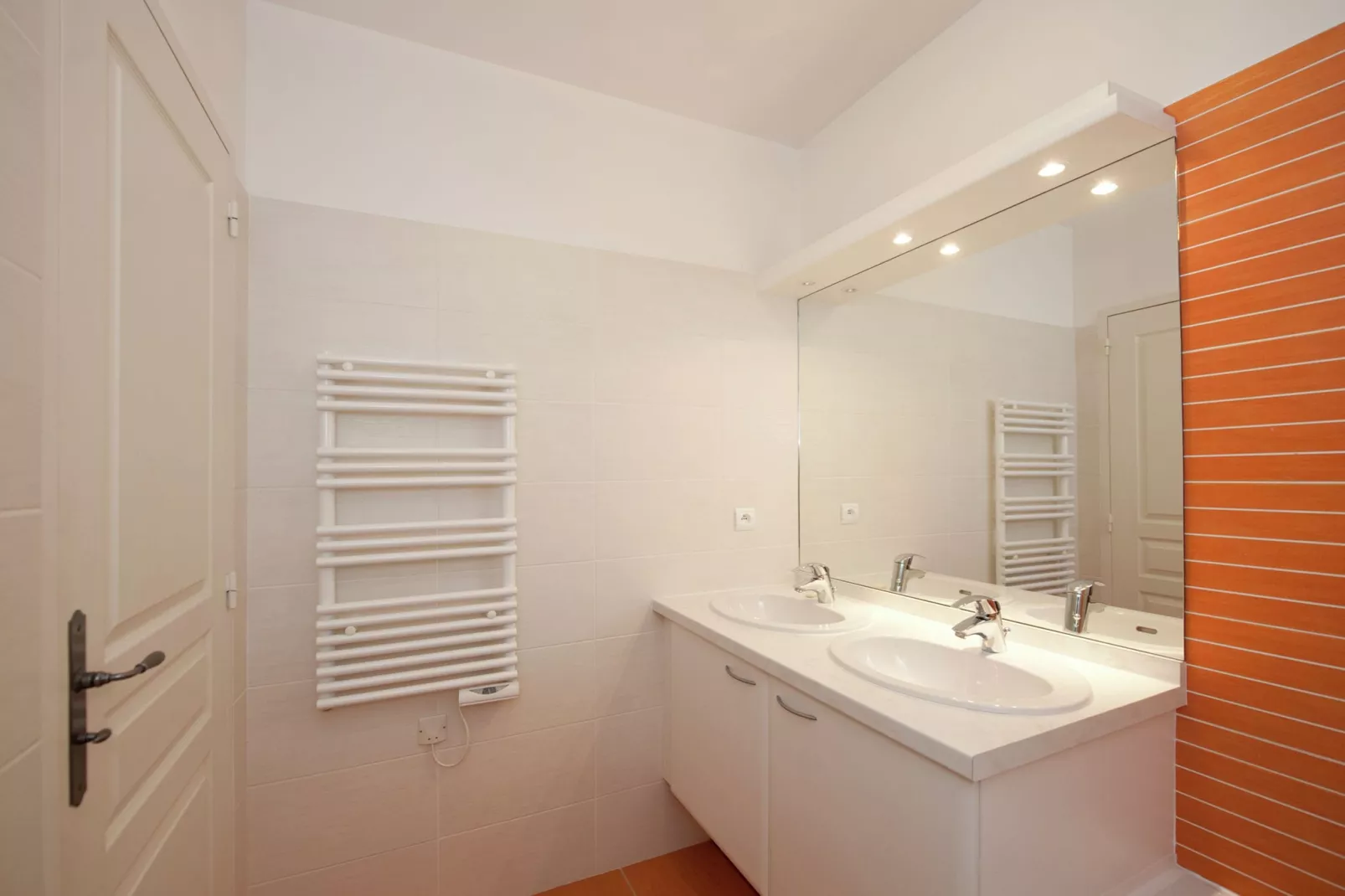 Au bord de l'eau-Bathroom