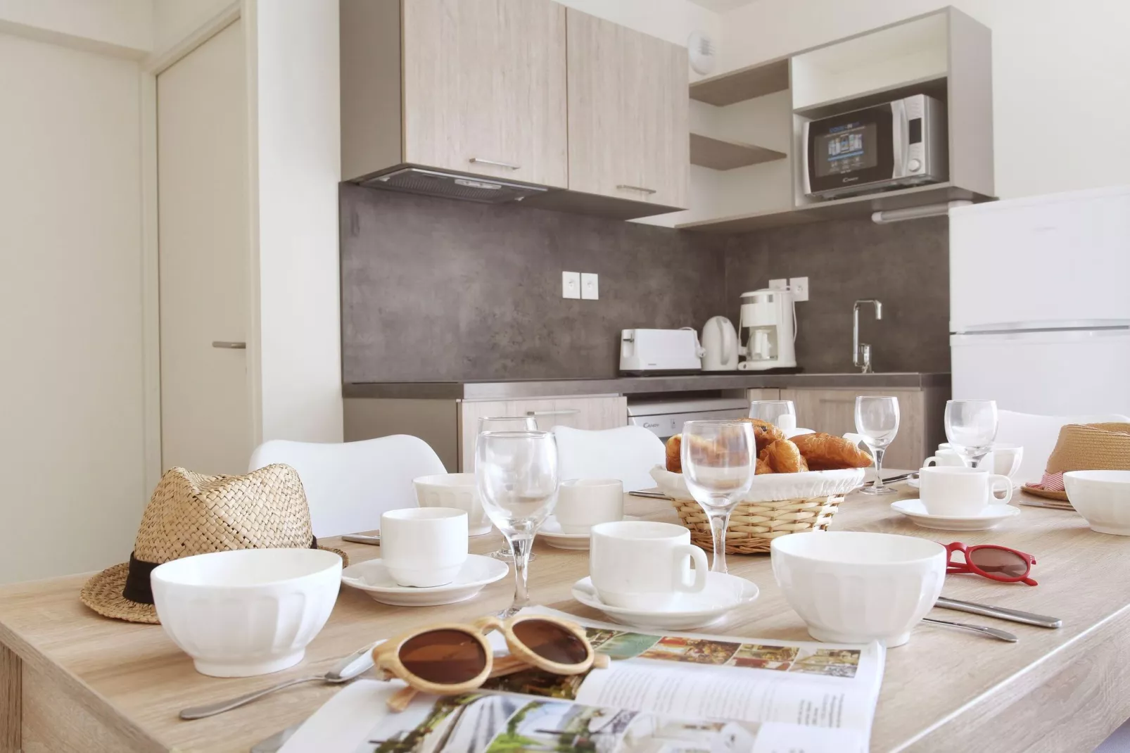 Fleur de Sel - Aigues Mortes 2-Kitchen