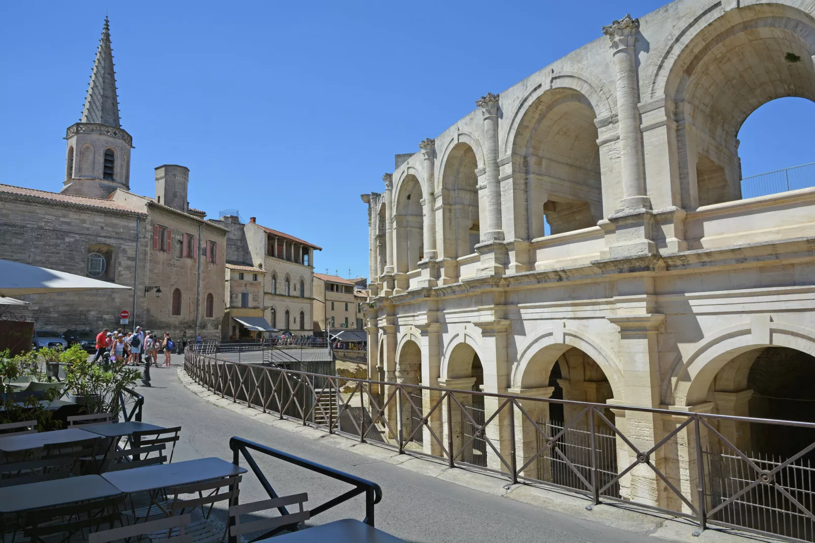 Maison de vacances - VILLENEUVE-LES-AVIGNON - Areas within 5km in summer