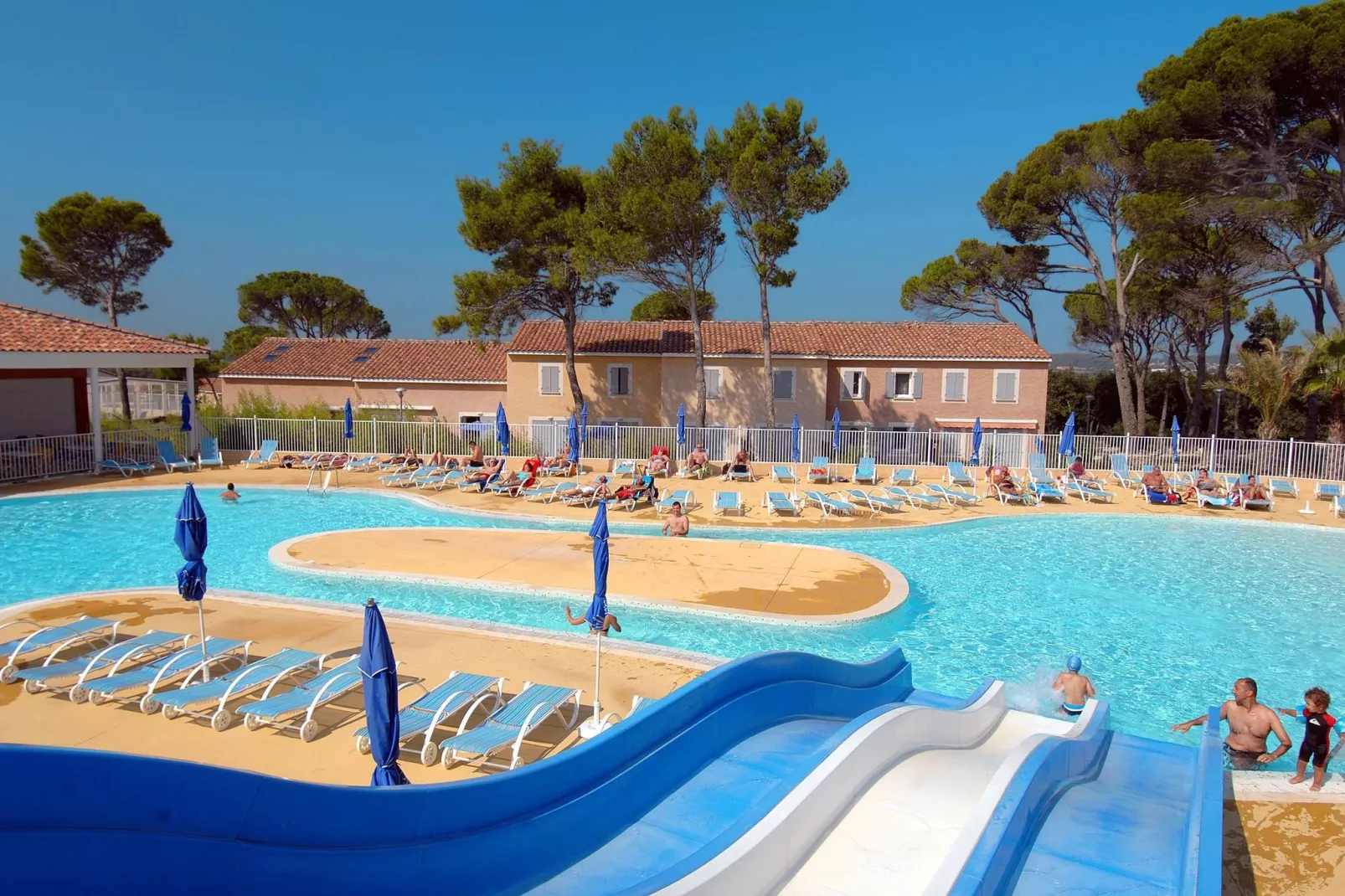 Résidence-Club Le Mas des Vignes 3-Park facilities