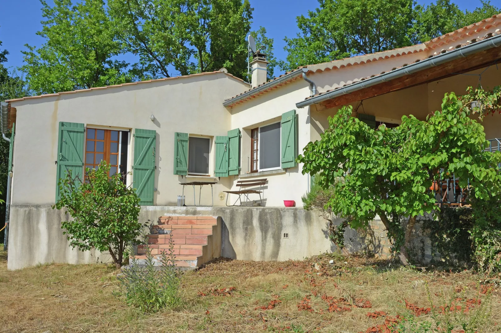 Le Chêne-Exterior summer