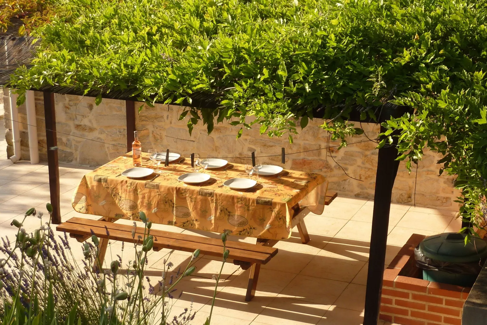 Pretty Holiday Home in Courry with Swimming Pool-Terrace balcony
