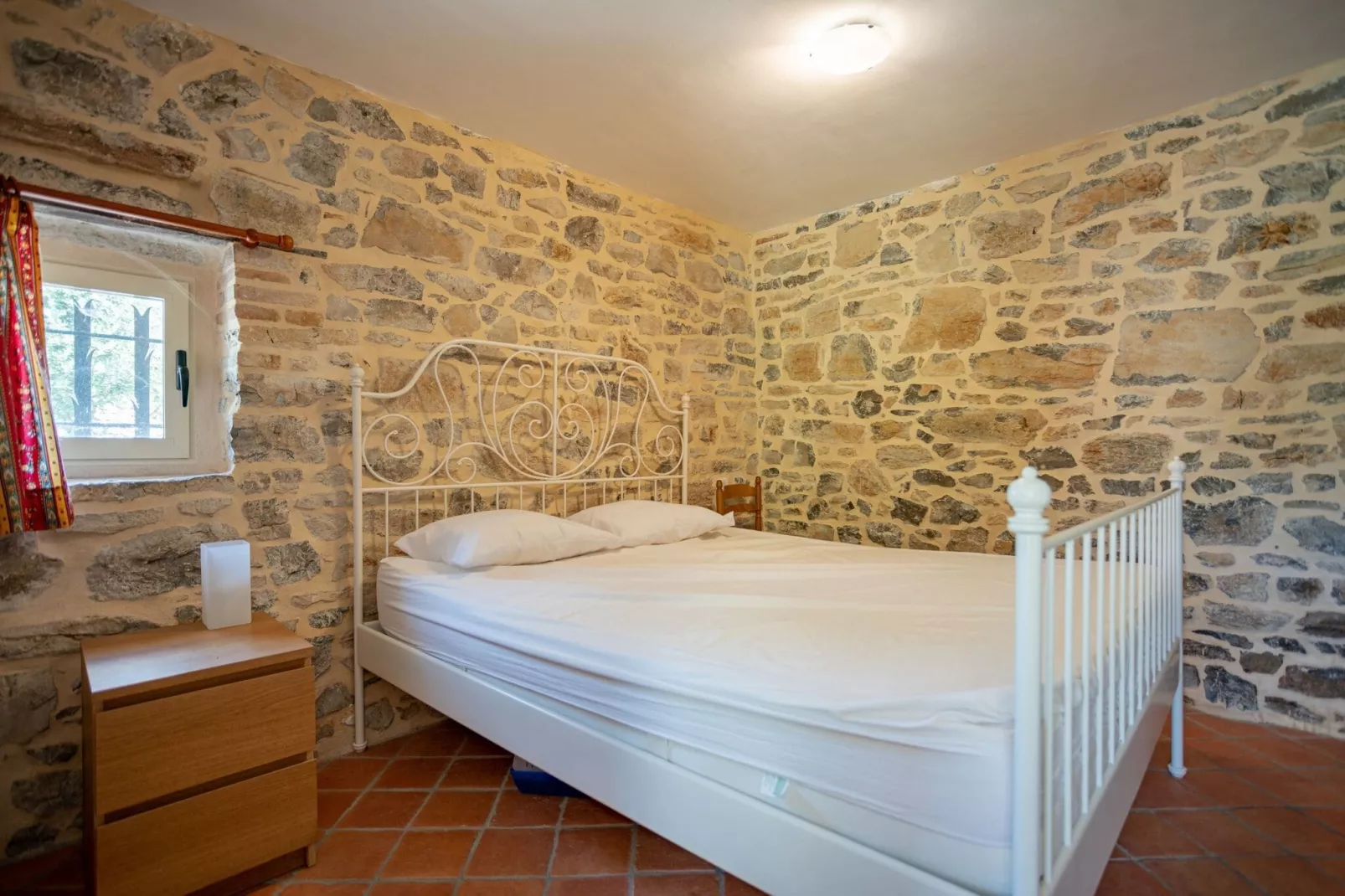 Cottage around a swimming pool in a small villa-Bedroom