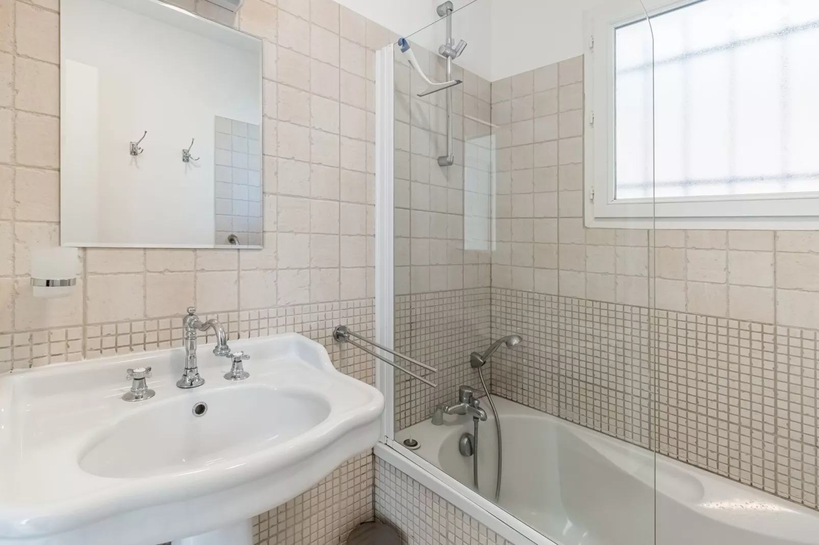 Villa Porthos-Bathroom