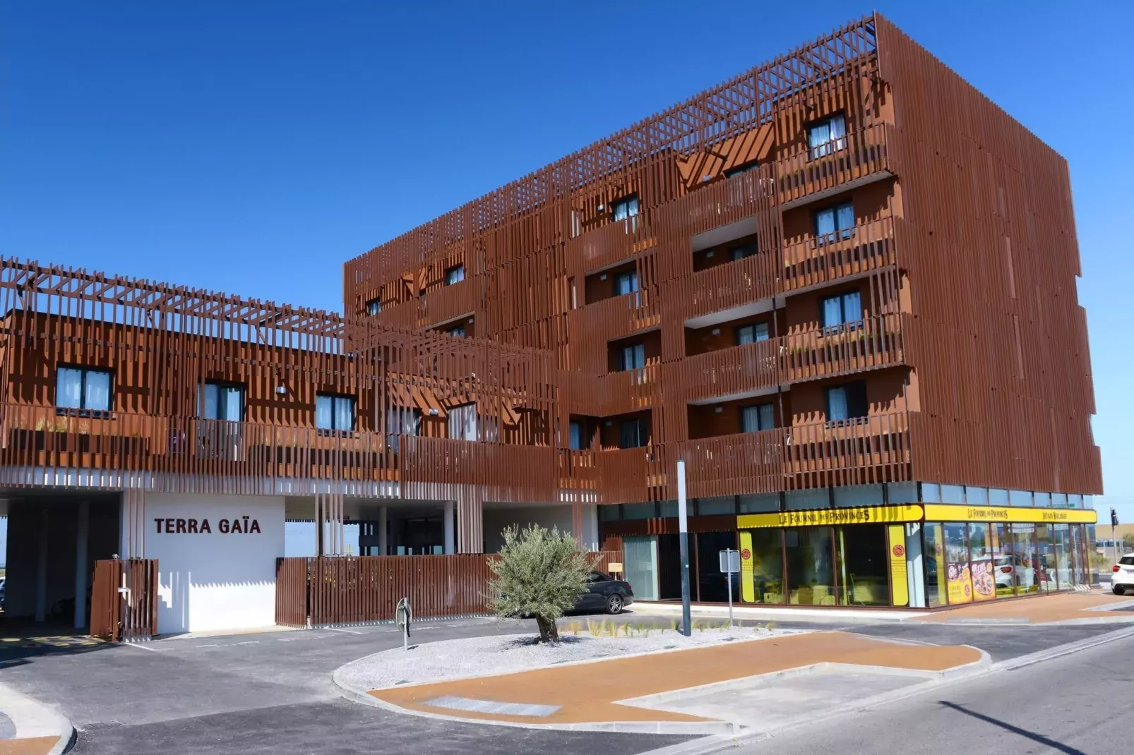 Terra Gaïa 2-Exterior summer