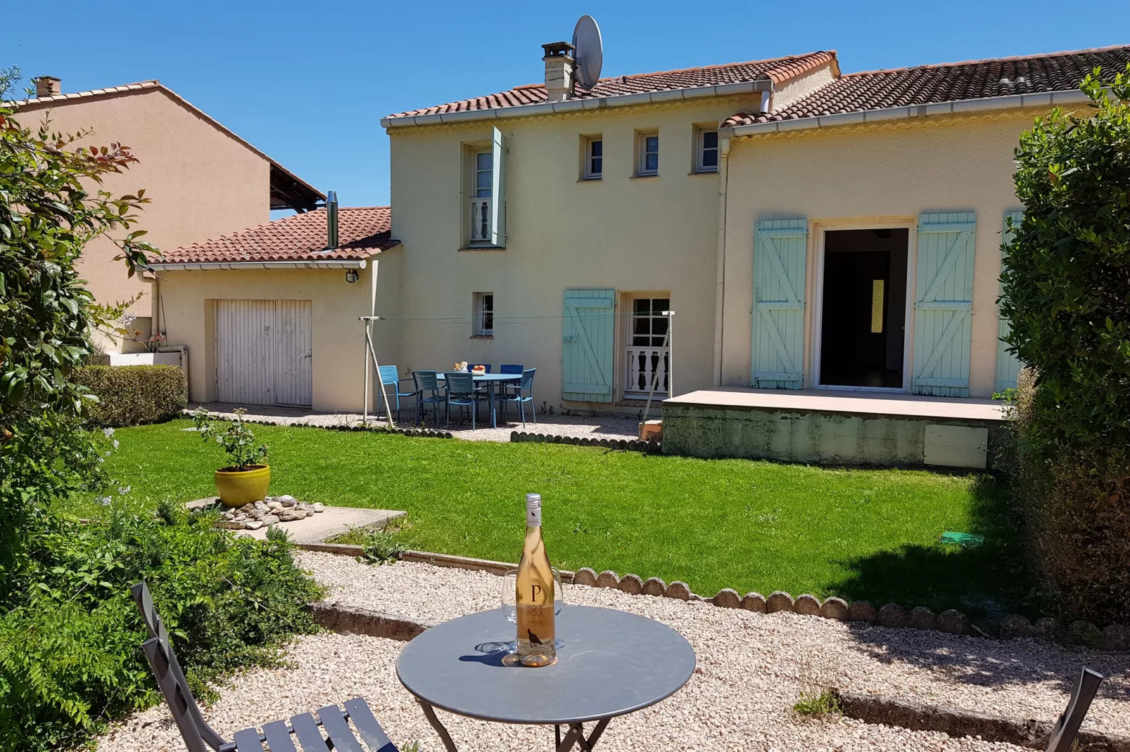 La rosalie-Exterior summer