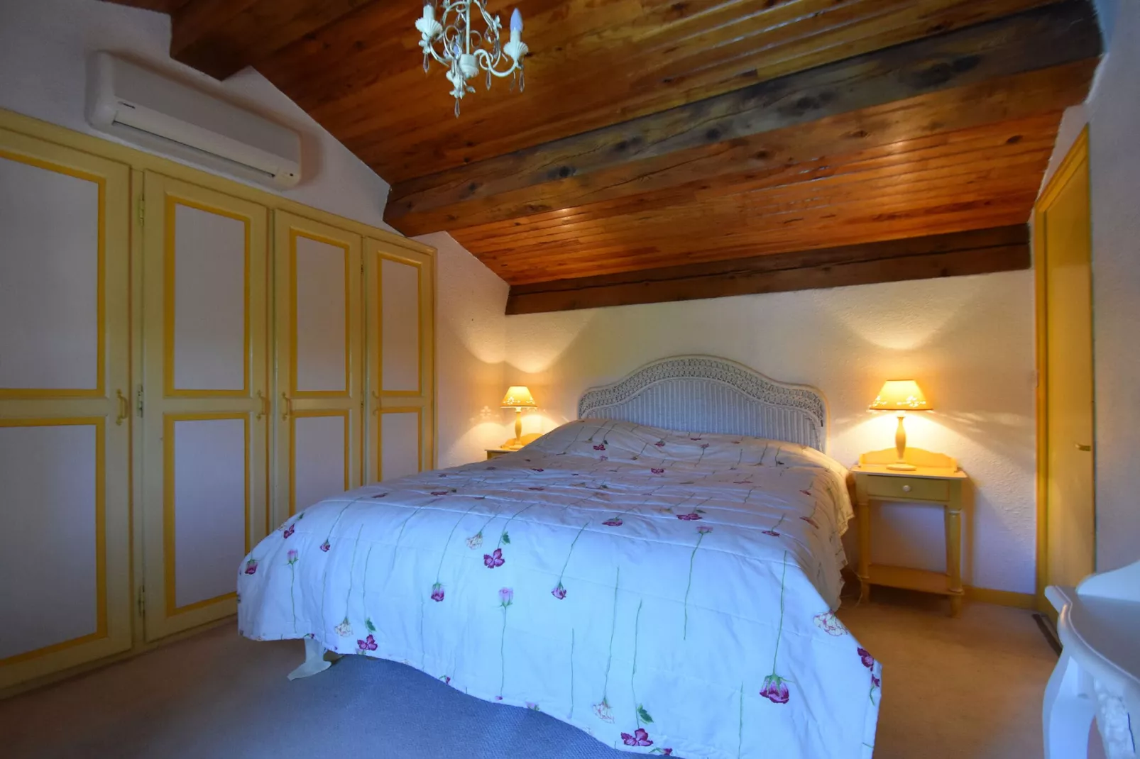 La rosalie-Bedroom
