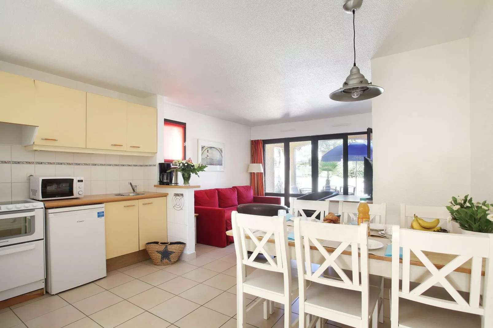Club Saint Loup 2-Kitchen