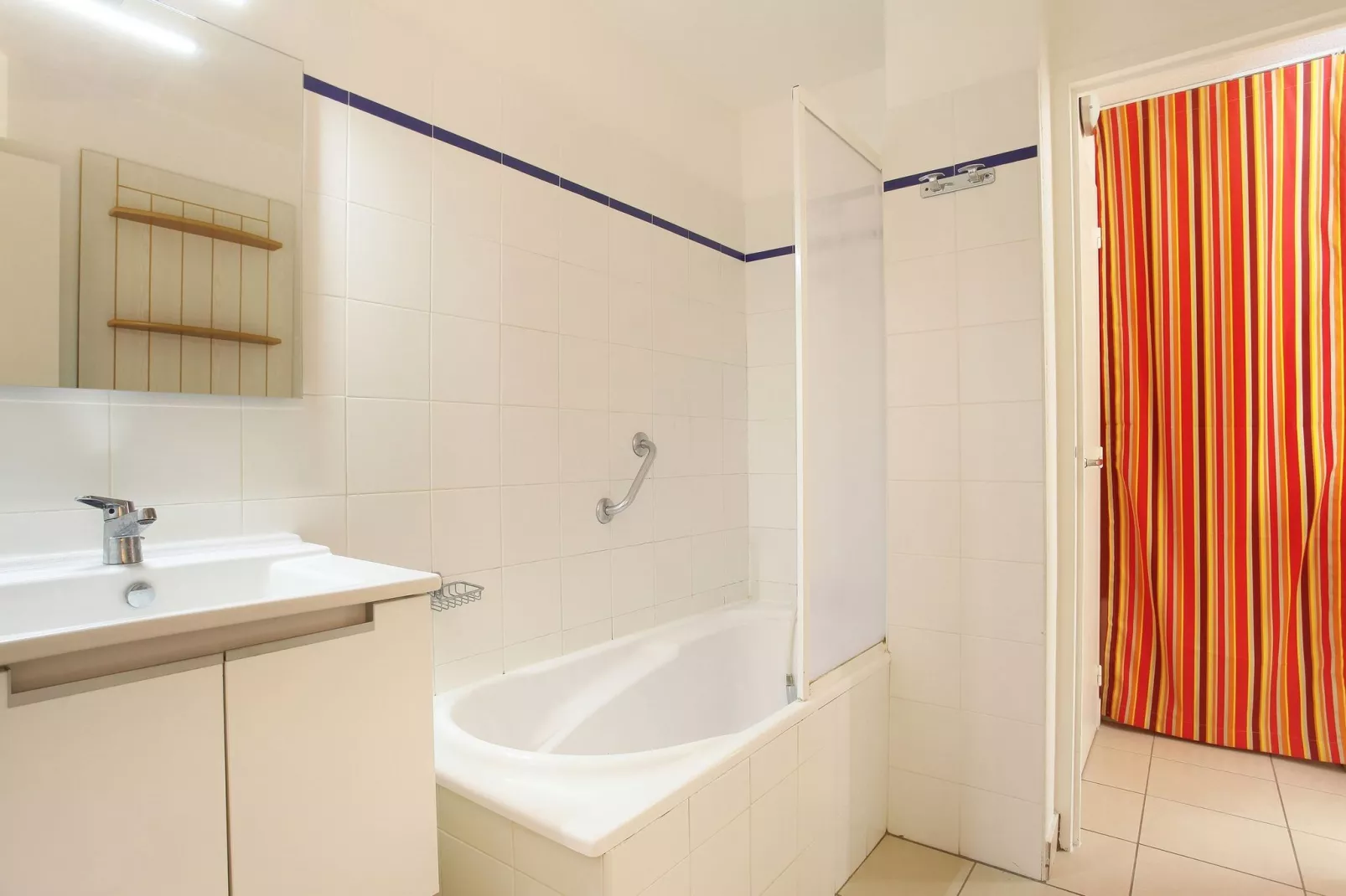 Club Saint Loup 2-Bathroom