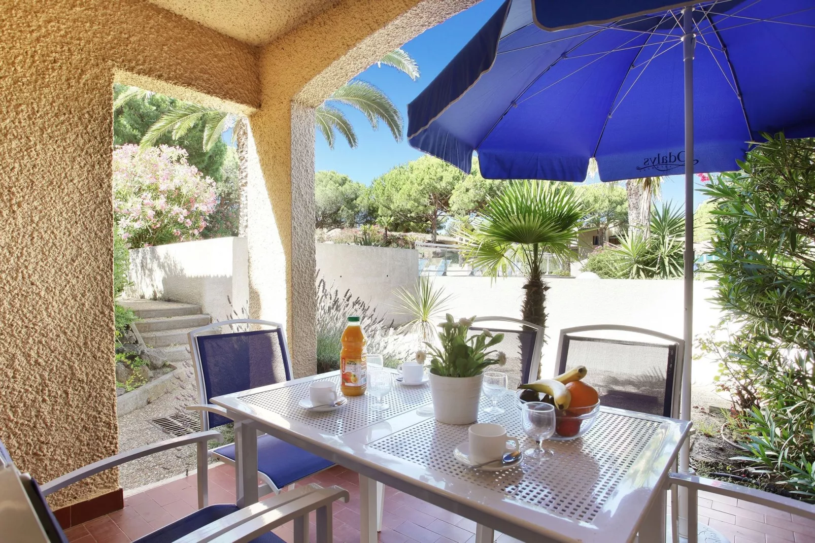 Club Saint Loup 3-Balcon-terrasse