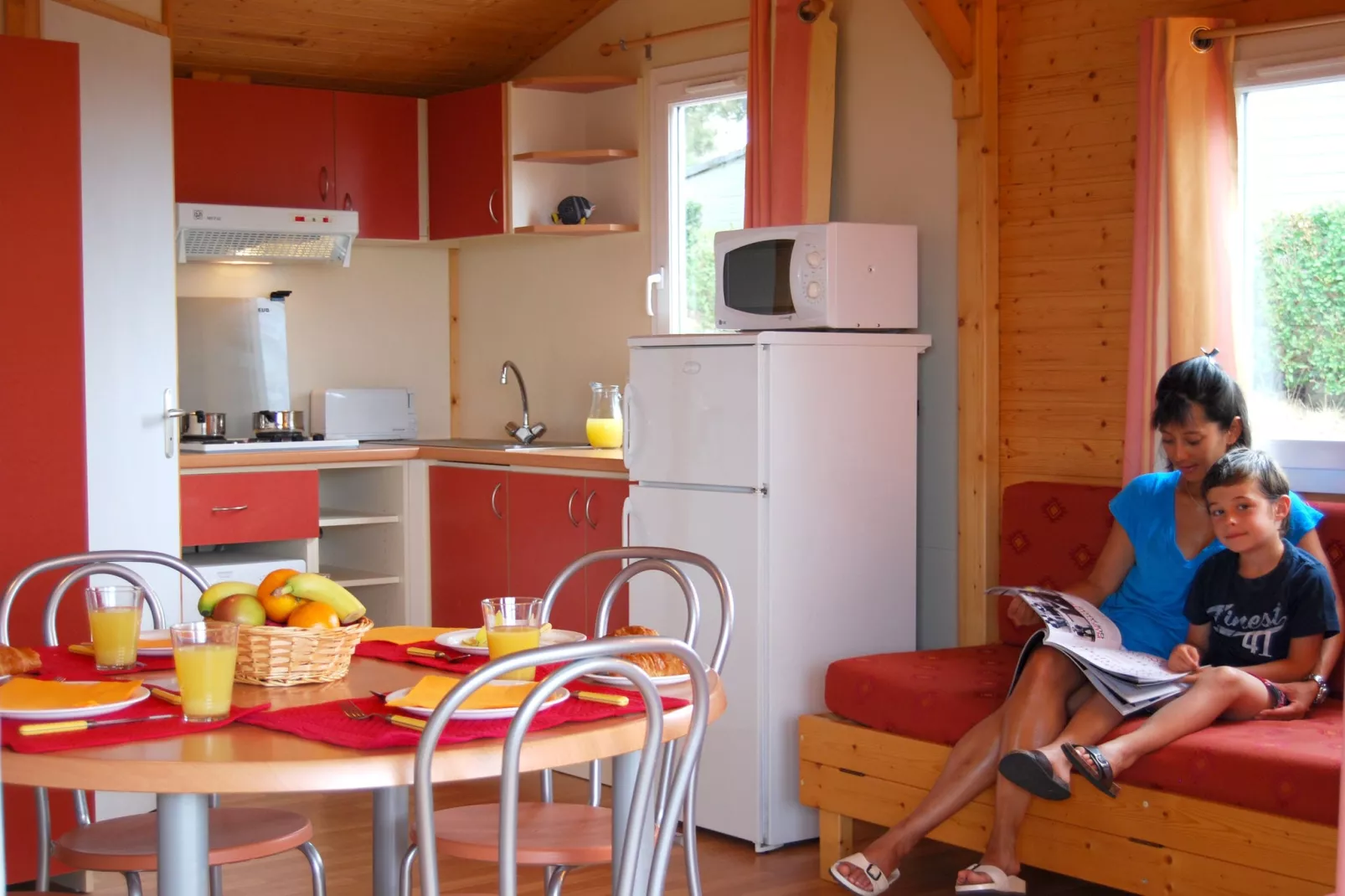 Les Pescalunes 2-Dining room