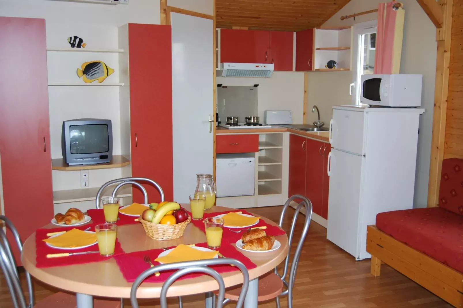 Les Pescalunes 2-Kitchen