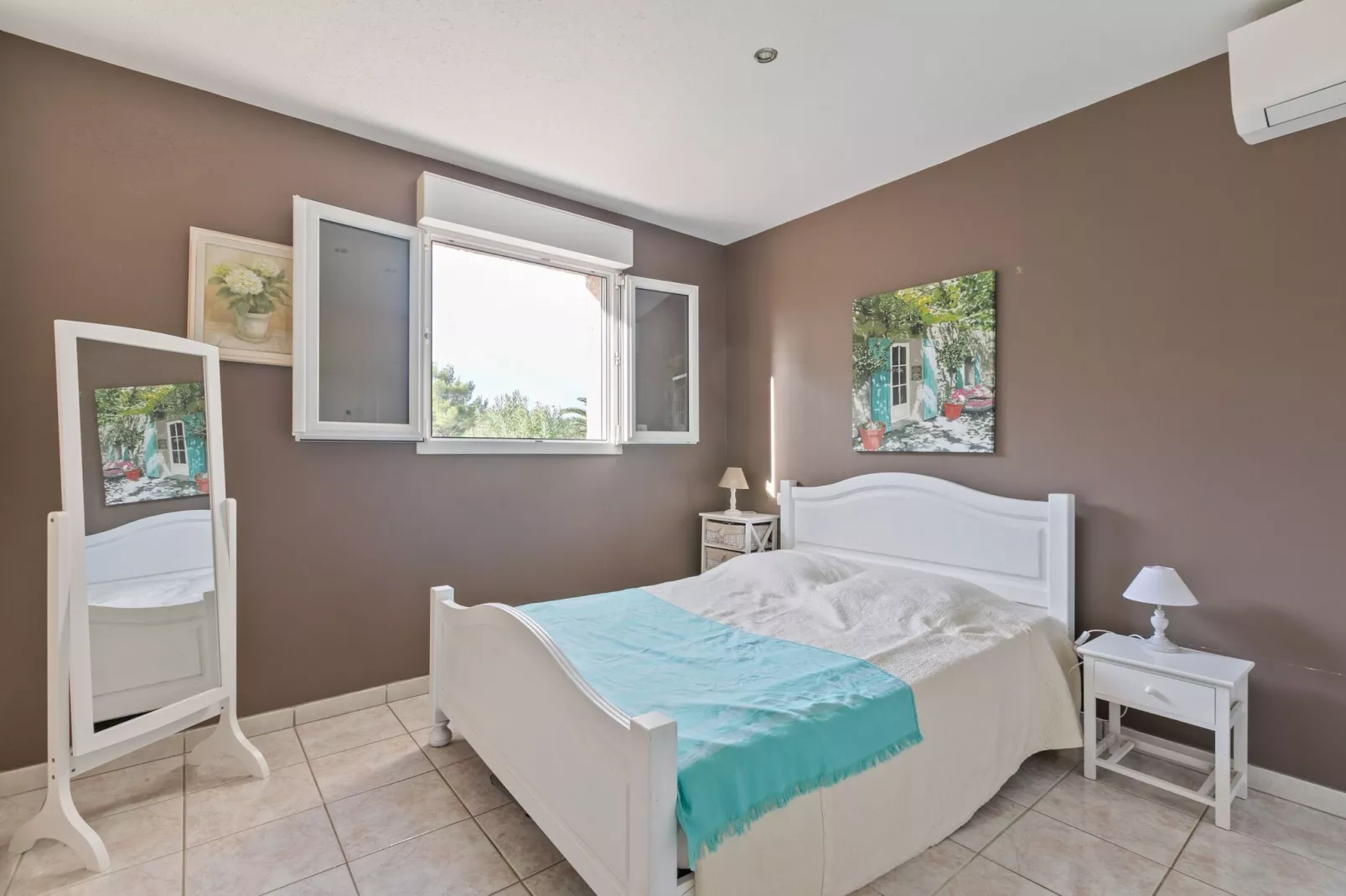 House in the south of France with private pool-Bedroom