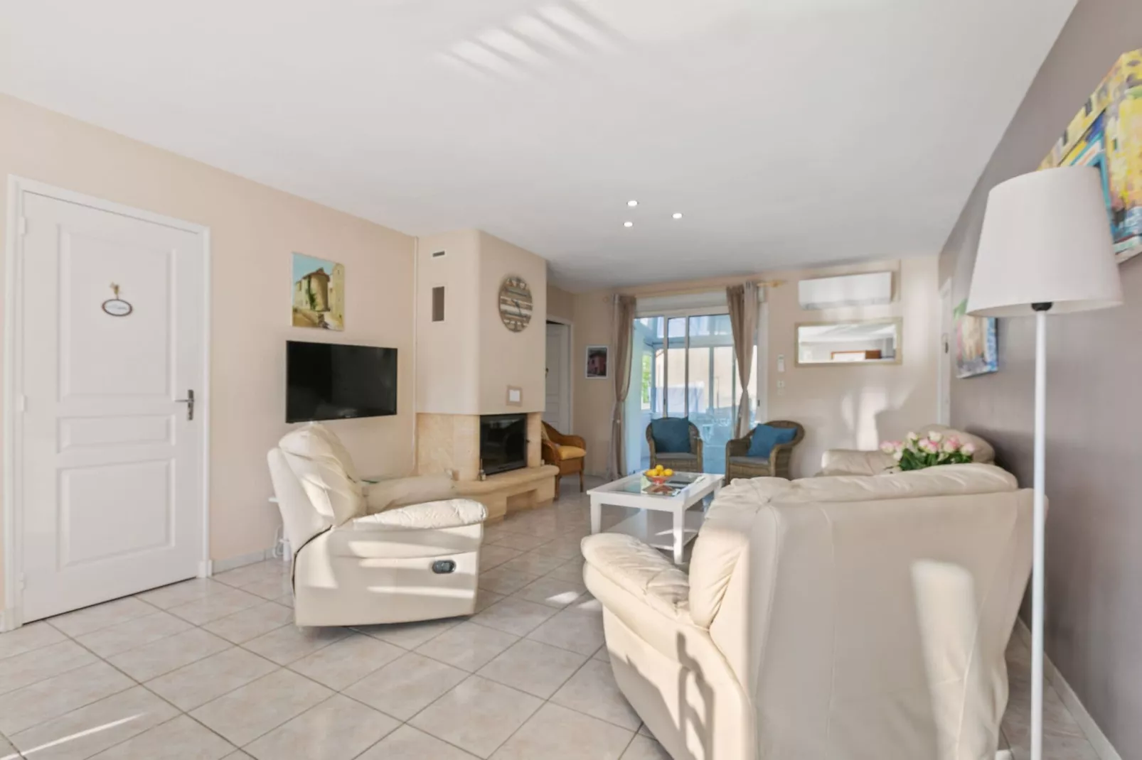 House in the south of France with private pool-Living room