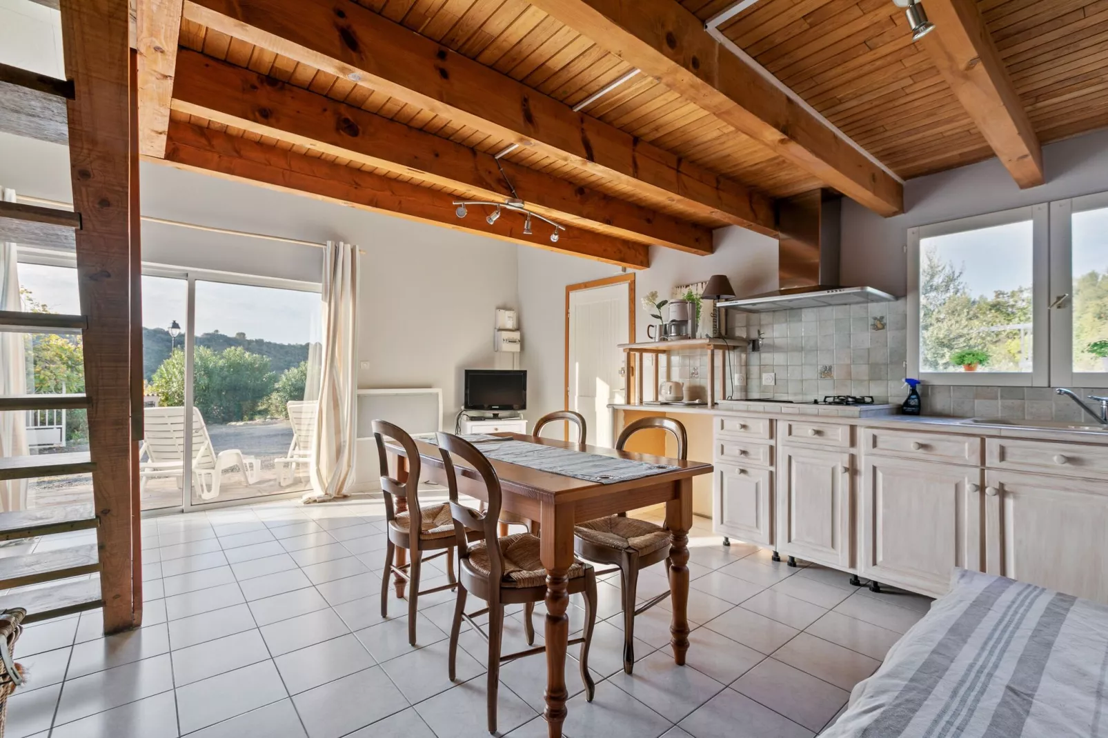 House in the south of France with private pool-Dining room