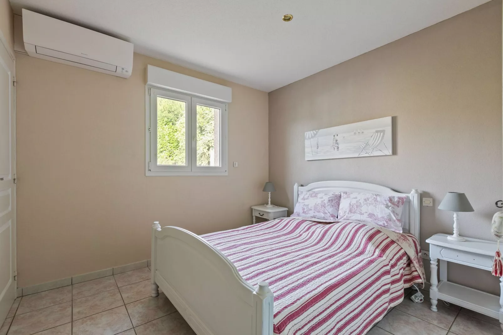 House in the south of France with private pool-Bedroom