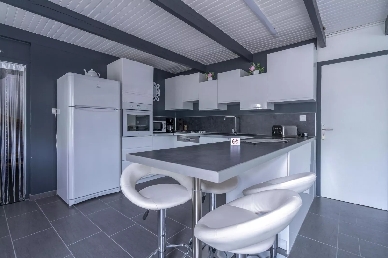 Villa Denise-Kitchen