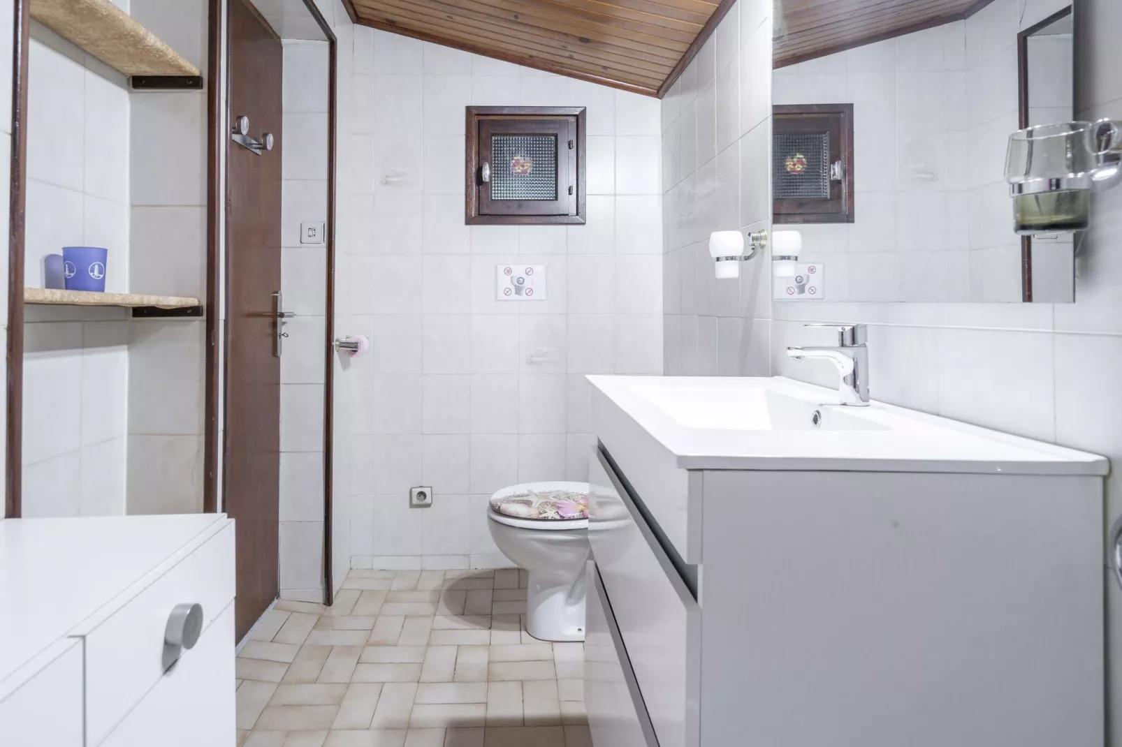 Villa Denise-Bathroom