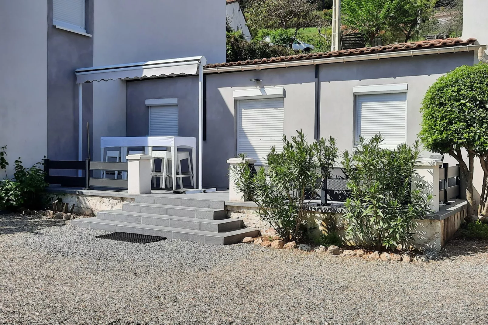 Villa Denise-Exterior summer