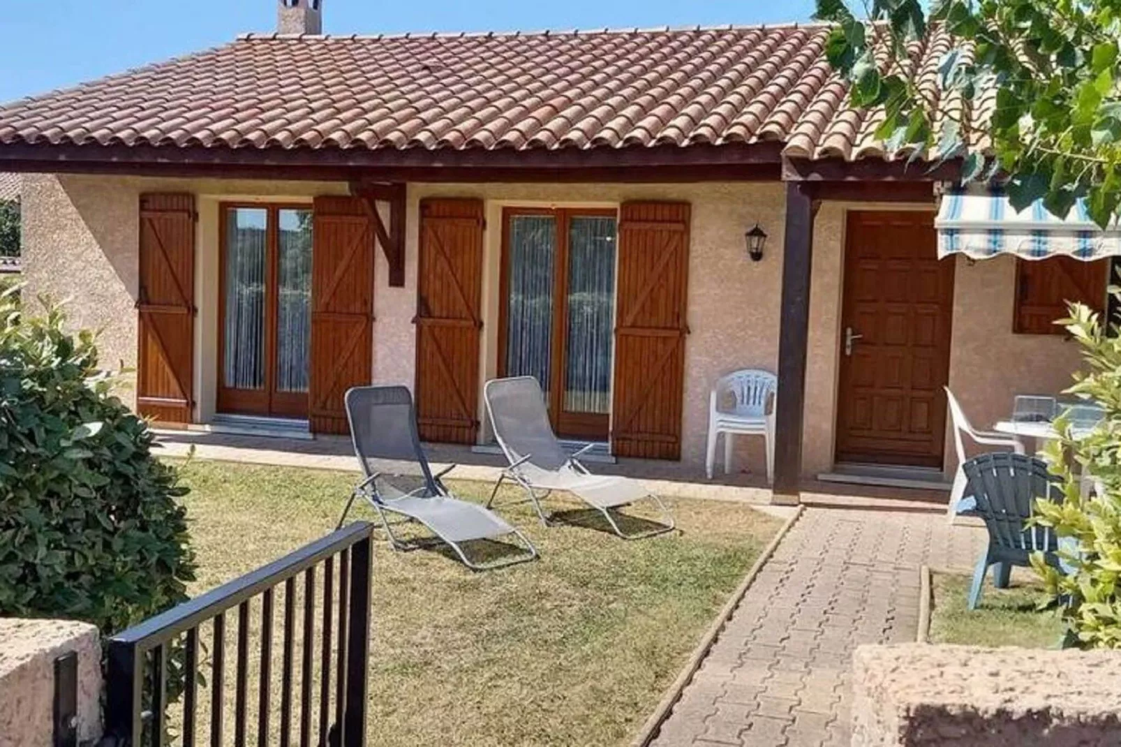 MAISON MONFORT-Jardin d'été