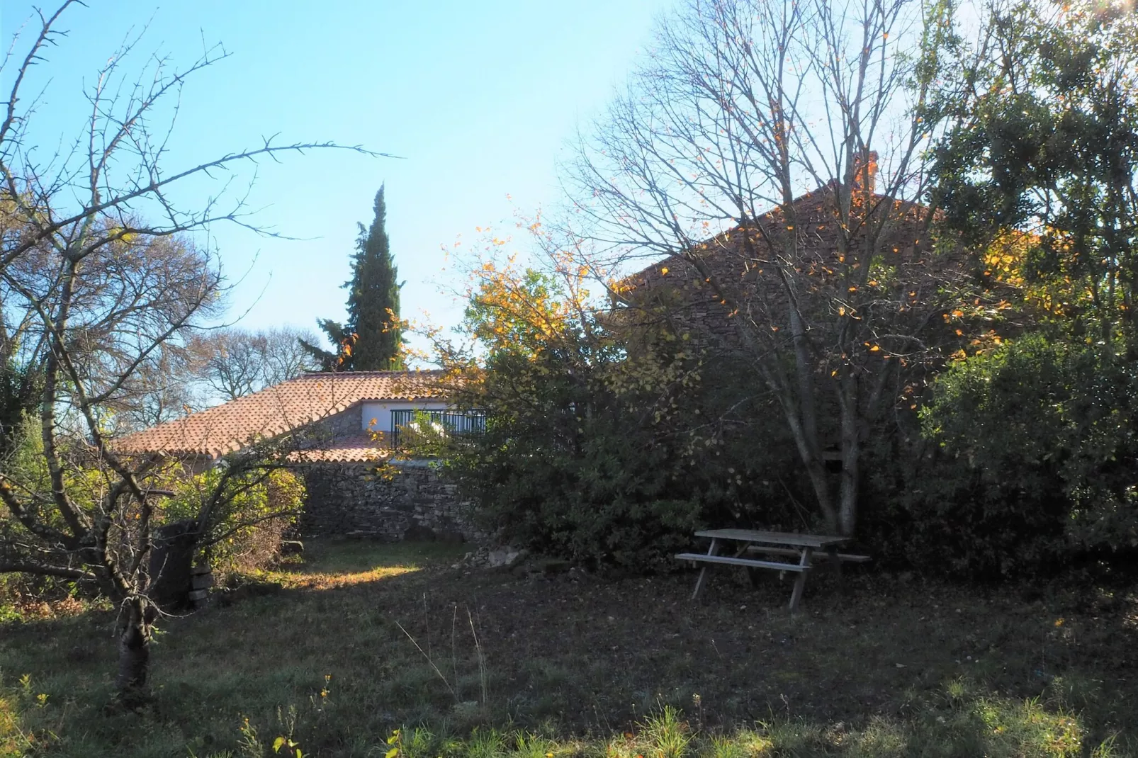 Ferienhaus in Villemagne-l'Argentière-Garden winter