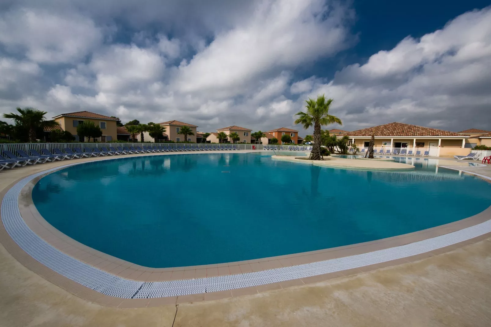 Le Domaine du Golf 10-Pool