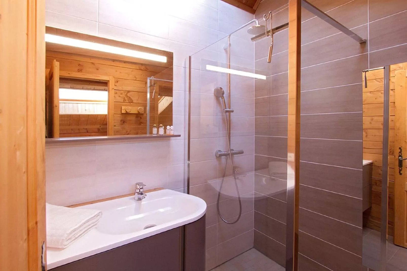Chalet Le Panorama-Bathroom