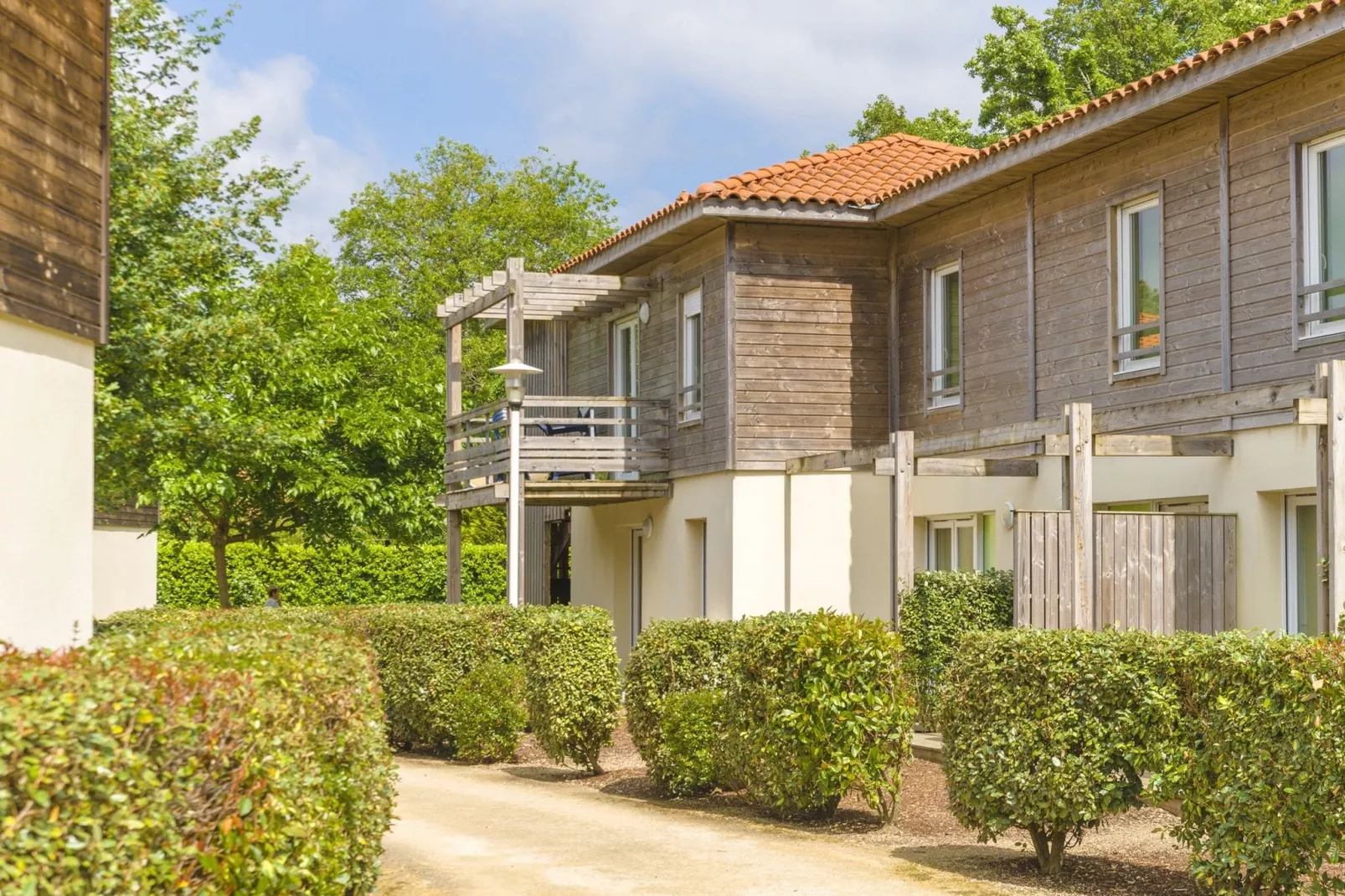 Residences Les Terrasses du Lac 4-Exterior summer