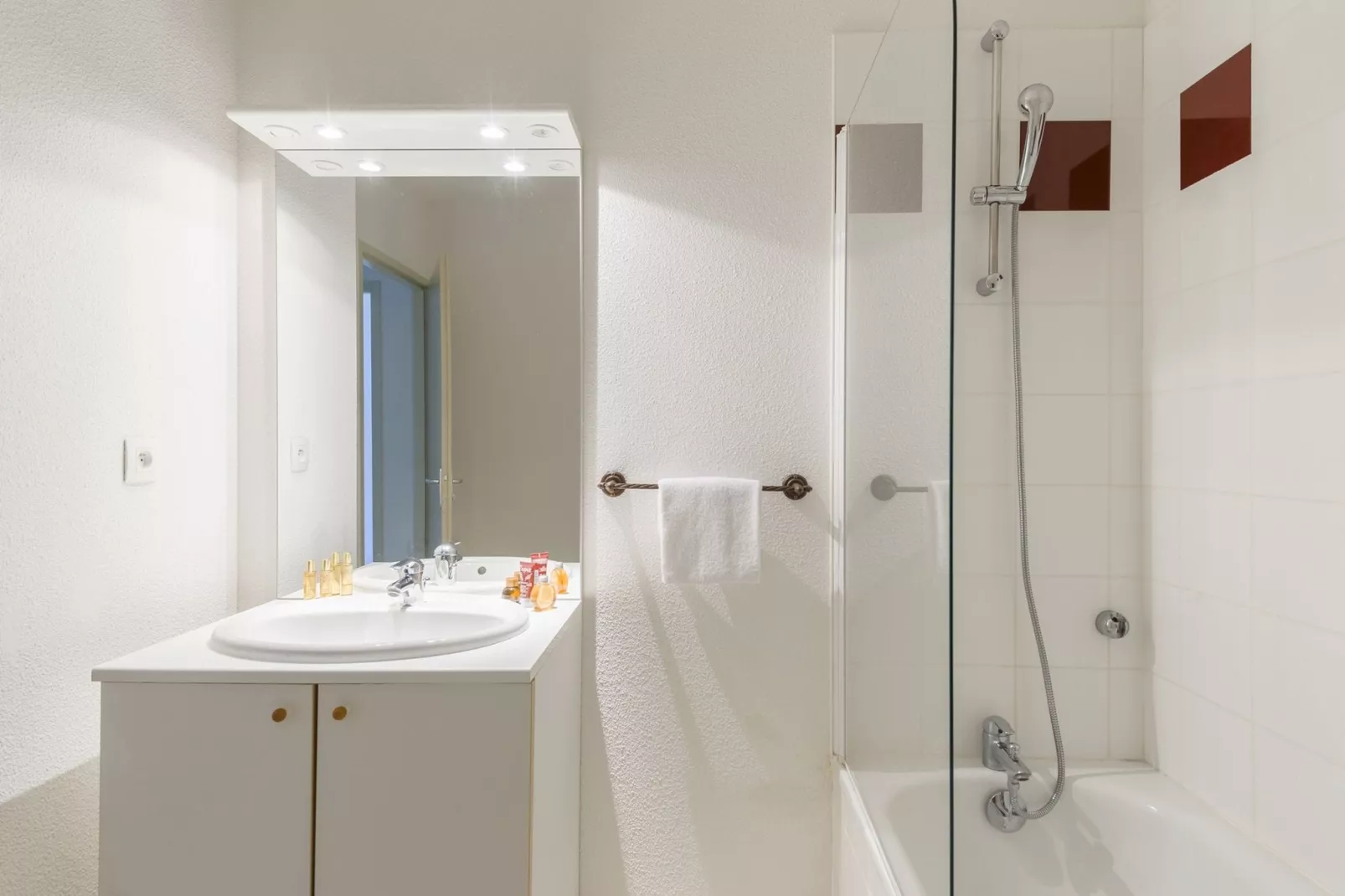 Residences Les Terrasses du Lac 4-Bathroom