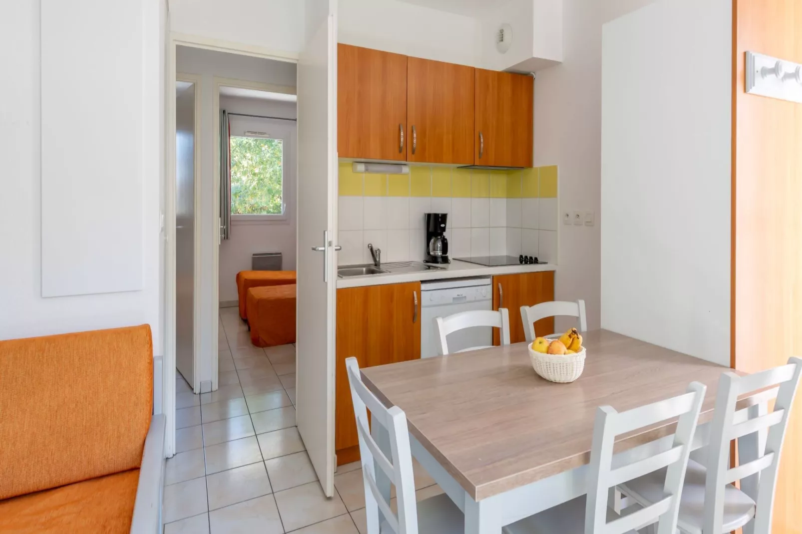 Le Domaine des Grands Lacs 2-Kitchen