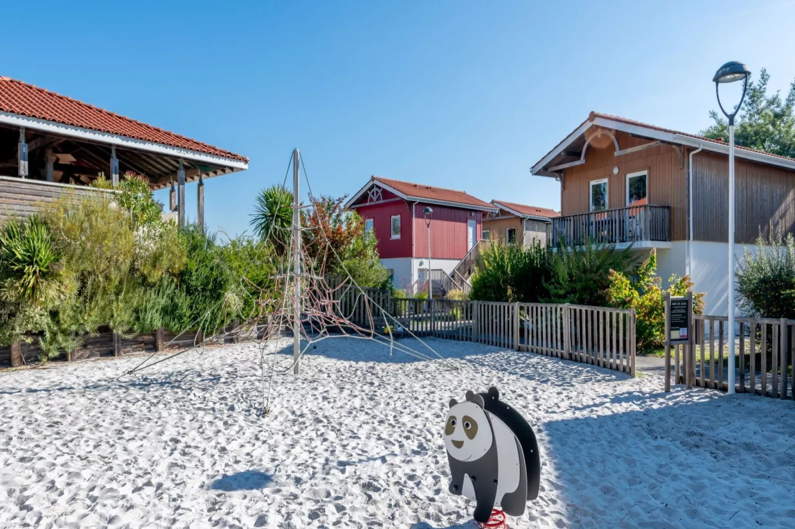 Le Domaine des Grands Lacs 2-Park facilities