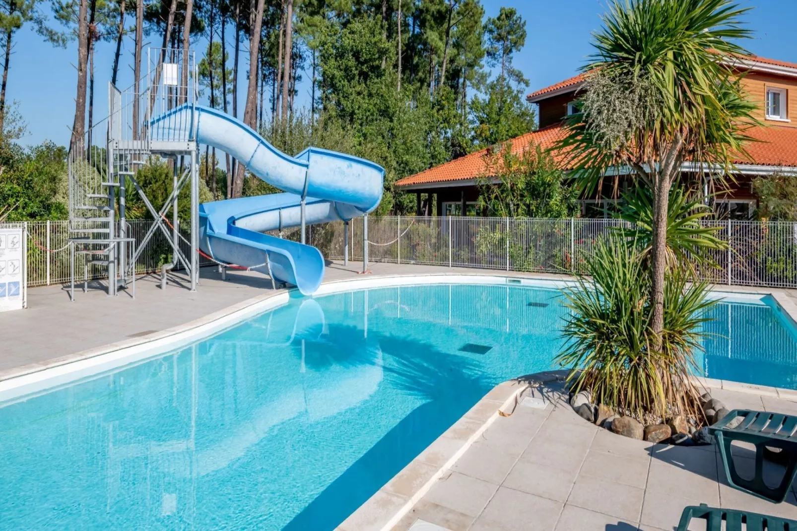 Le Domaine des Grands Lacs 2-Park facilities