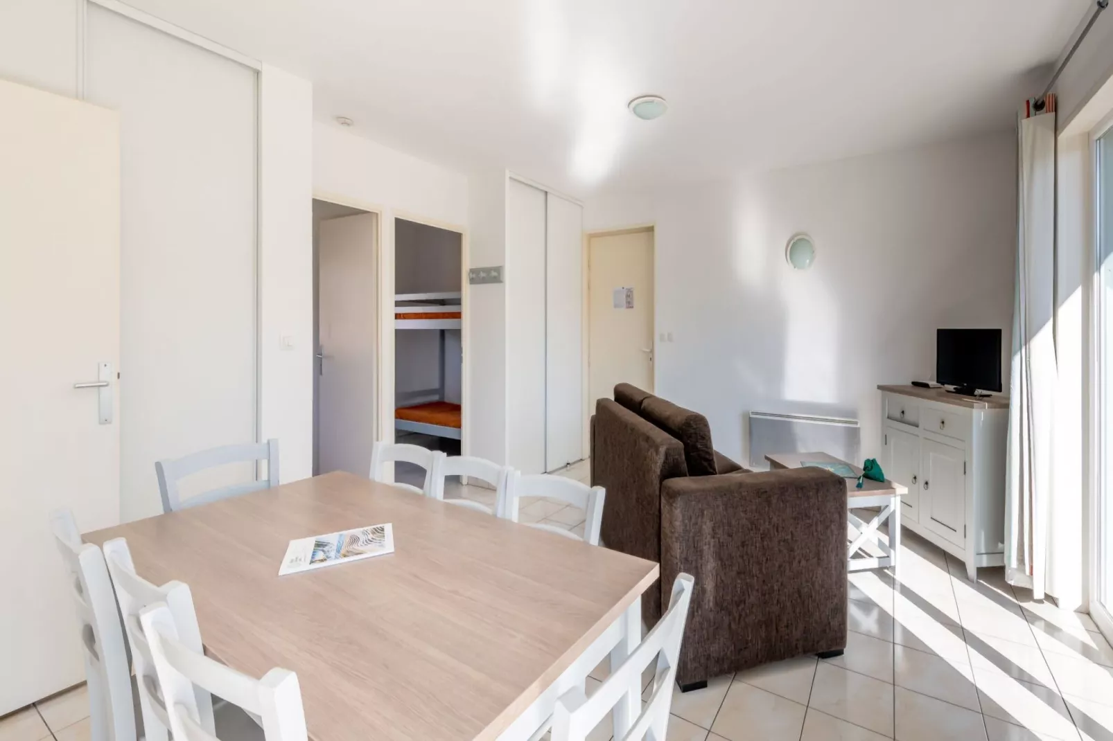Le Domaine des Grands Lacs 3-Living room