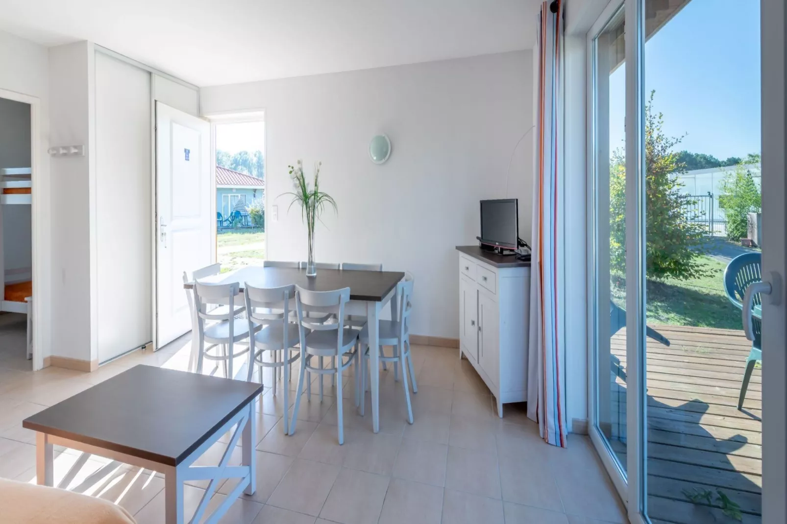Le Domaine des Grands Lacs 3-Living room