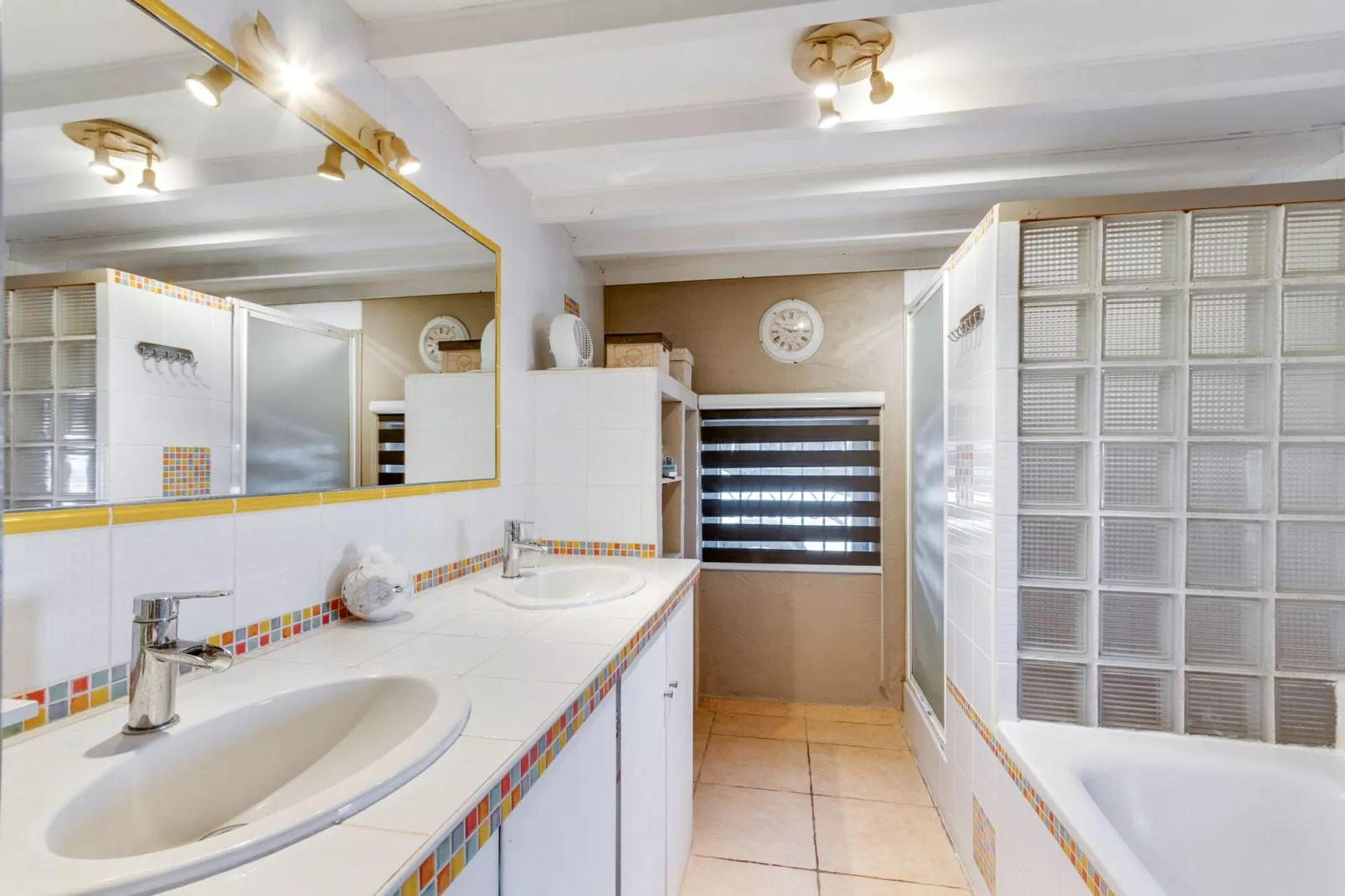 MAISON BUFFET - Badezimmer